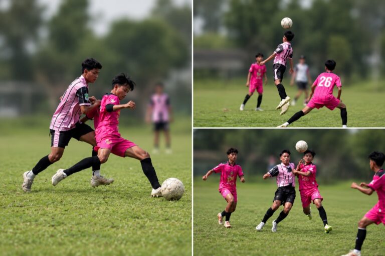 Pemain Malang United berebut bola